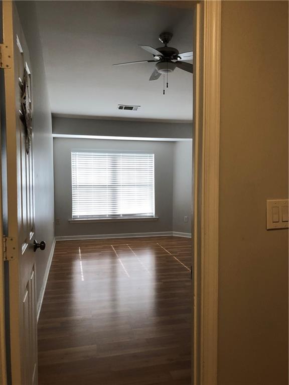 Building Photo - 1636 Cove Creek Cir