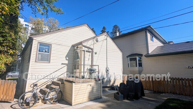 Primary Photo - 11455-11480 80 Ave NW