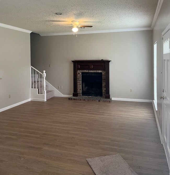Building Photo - 3 BR/ 2 BA house in Oak Hills Area! Perkin...