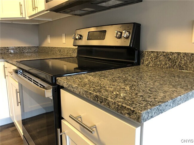 Building Photo - 1219 Tulip St