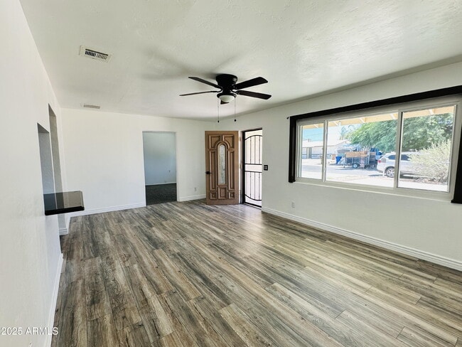 Building Photo - 316 N 84th Pl
