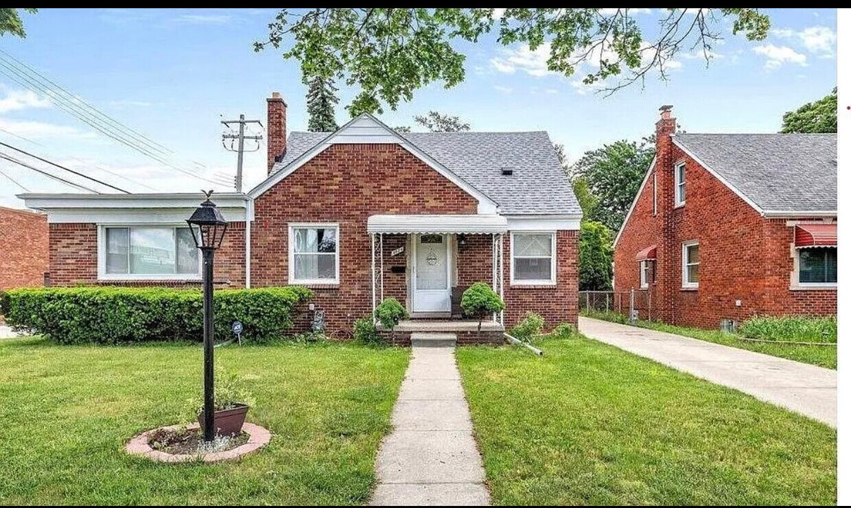 Primary Photo - 2224 N Lafayette St