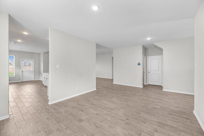 Foto del edificio - 24430 Piney Harbor Ln