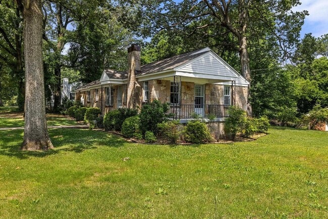 Building Photo - 202 Seymore Ave