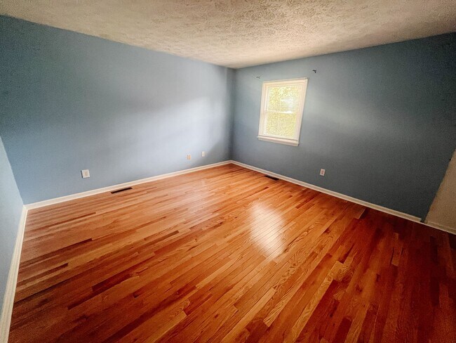 Foto del edificio - * RE RENTAL AVAILABLE 1/12/26 *  (Hethwood 3 Bedroom, 1.5 Bath House with Pool Access!)