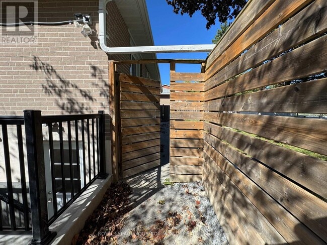 Building Photo - 145 Harrison Dr