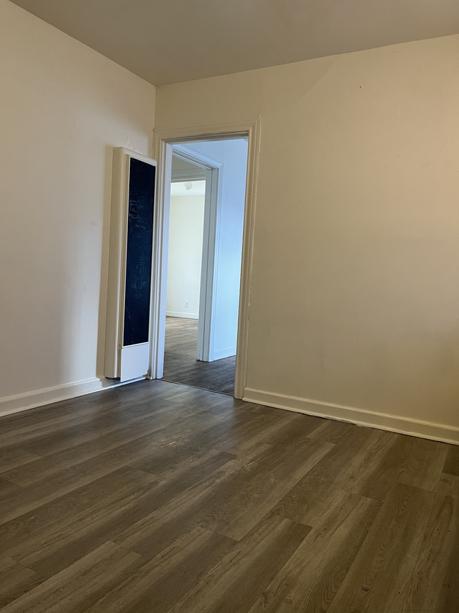 Building Photo - 2830 Sarita St