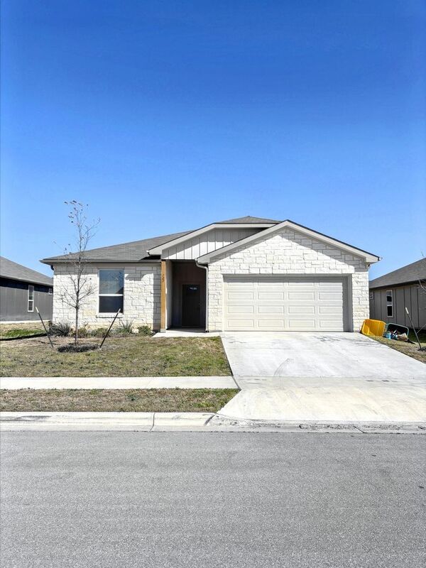 Primary Photo - 722 Freedom Cir