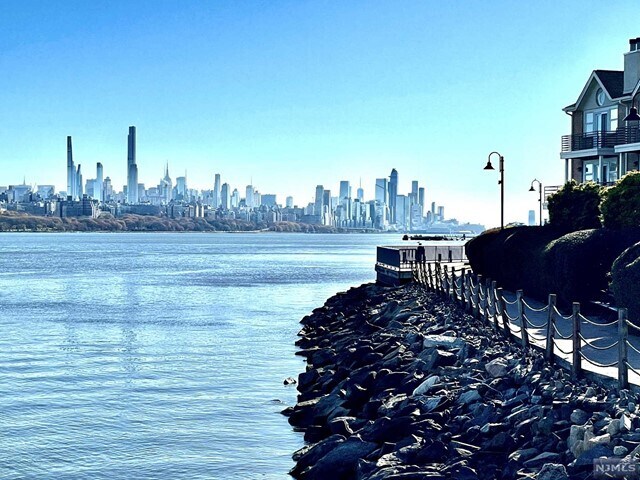 Foto del edificio - 200 Grand Cove Way