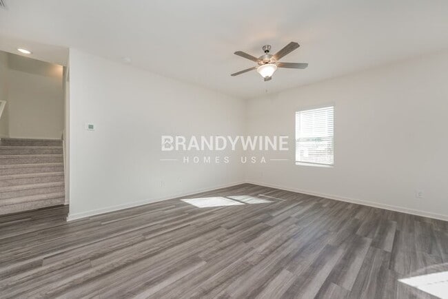 Building Photo - 56 Otway Lp