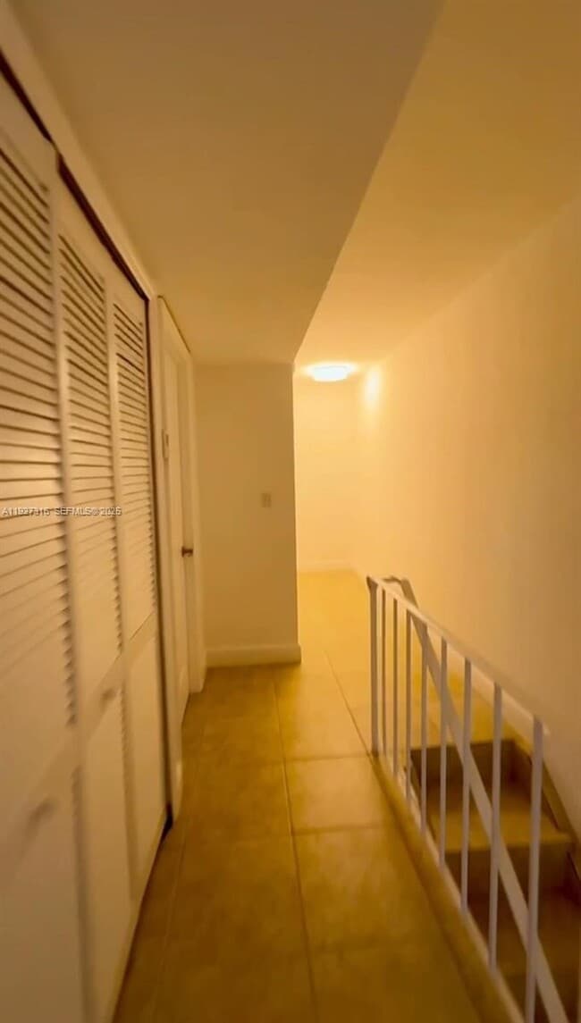 Foto del edificio - 984 W 40th St