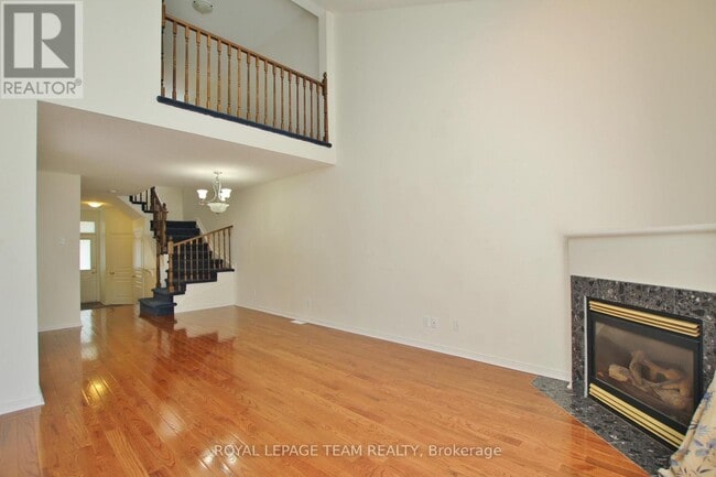 Photo du bâtiment - 30 Bishops Mills Way