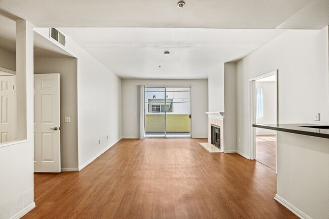 Building Photo - Butler Eighteen by Wiseman