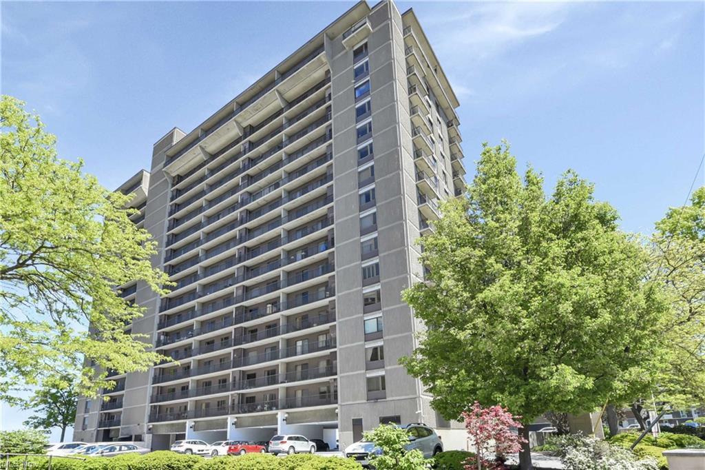 Foto principal - 12500 Edgewater Dr