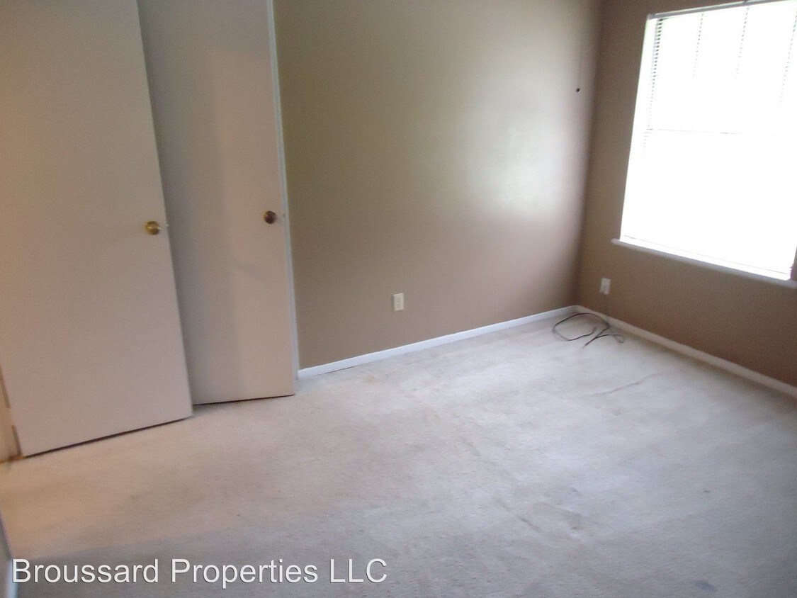 Foto del edificio - 401 Knollwood Dr