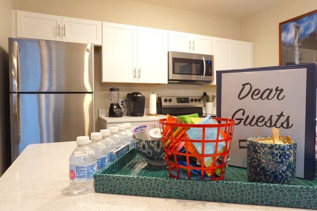 Building Photo - 140 Pearl St