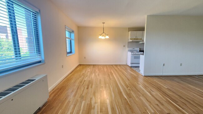 Building Photo - Utilities Included! Parking! Near Pentagon City Metro!