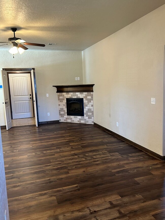 Building Photo - Corner Lot in the Rolling Hills Addition