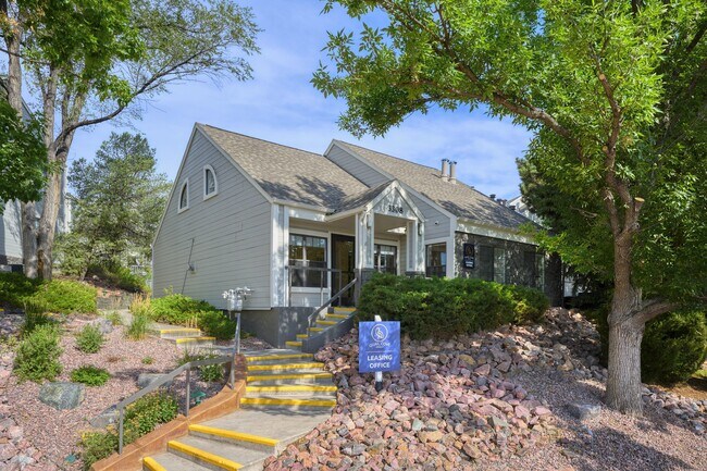 Building Photo - Quail Cove