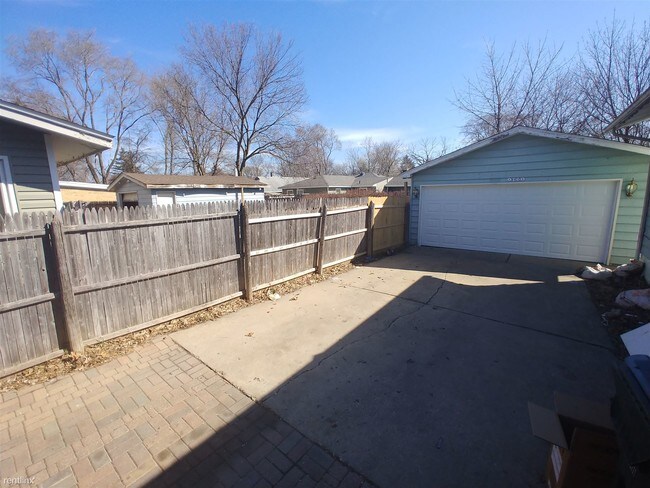 Building Photo - 3 br, 1 bath House - 1021 Indiana Ave