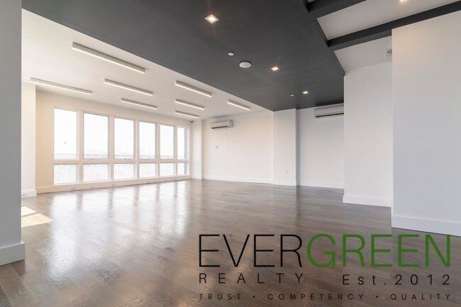 Foto del edificio - 323 E 19th St