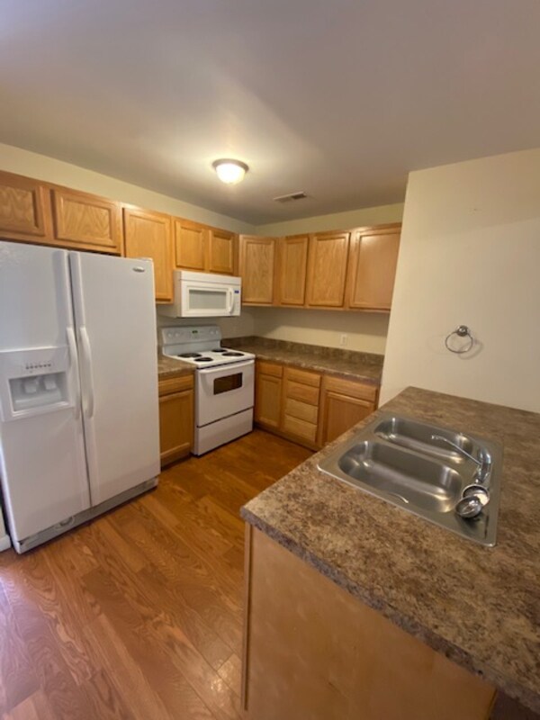 Building Photo - 211 Goolman Ln