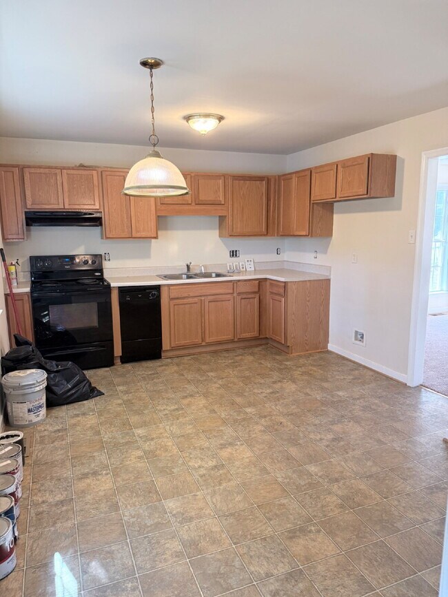 Foto del edificio - Spacious Lake View/Access Home in Chesterfield!