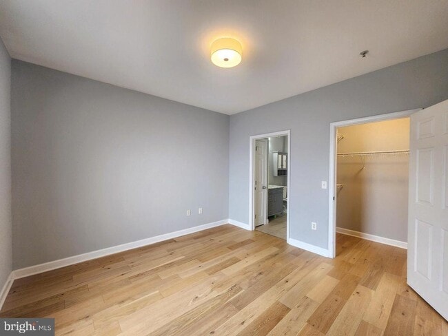 Foto del edificio - 501 Hungerford Dr