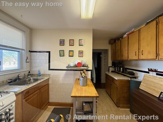 Foto del edificio - 235 A Highland Ave