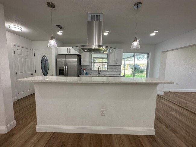 Building Photo - 223 Bobbie Cir