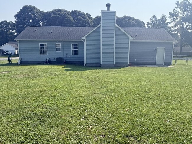 Building Photo - 105 Fodder Dr