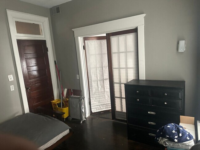 Foto del edificio - 569 Elmwood Ave