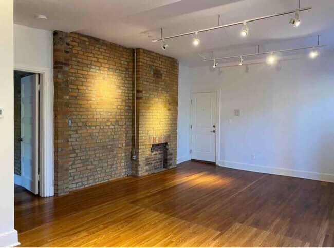 Foto del edificio - 668 N High St