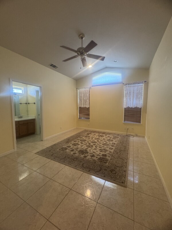Building Photo - 987 Lexington Way