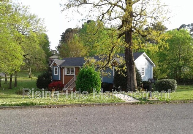 Foto del edificio - 1001 Christopher Dr