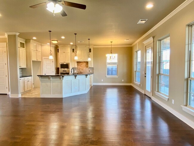 Building Photo - 2011 Allora Ct