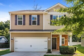 Building Photo - 3028 Hubbard Rd