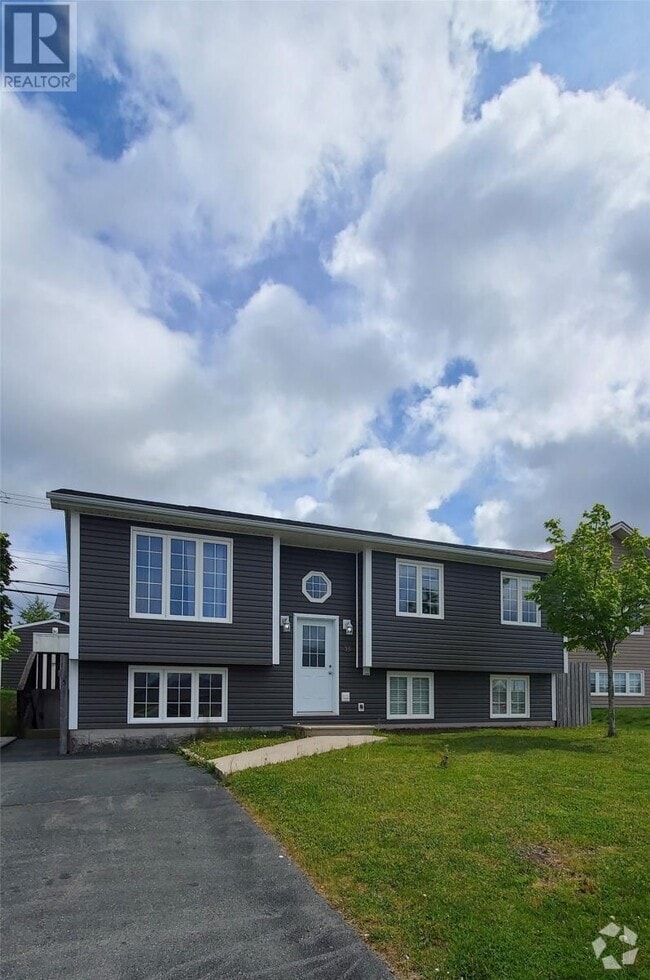 Building Photo - 35 Brougham Dr