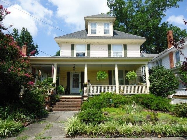Primary Photo - 111 Selden St