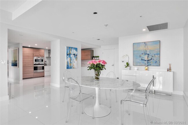 Foto del edificio - 400 Sunny Isles Blvd
