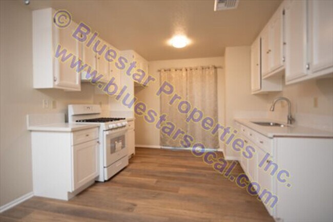 Building Photo - 20705 Thunderbird Rd