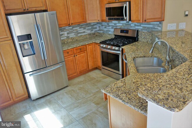 Building Photo - 2076 Capstone Cir