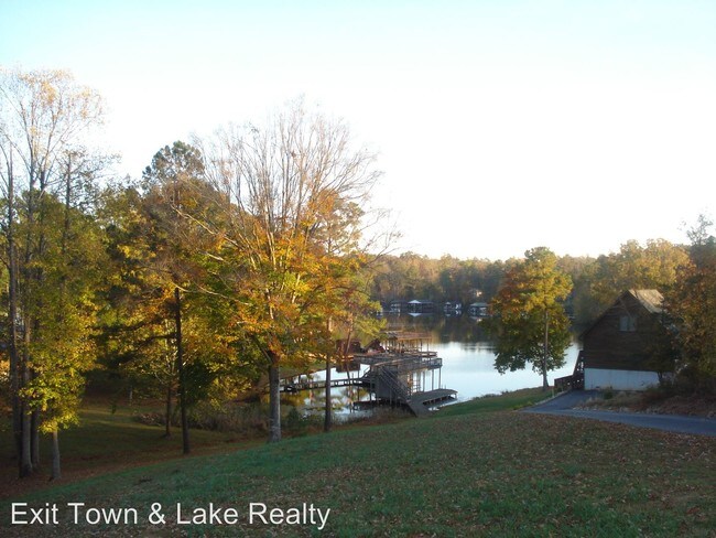 Building Photo - 3 br, 2 bath House - 140 Piney Point Circle