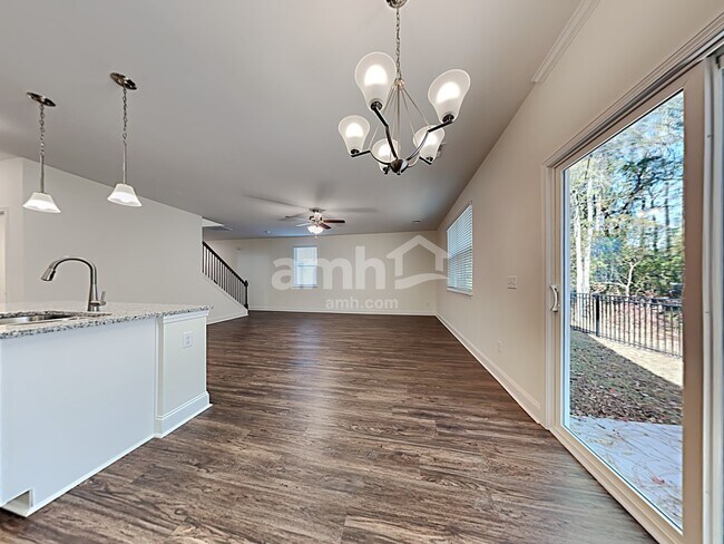 Foto del edificio - 610 W Lionel Rd