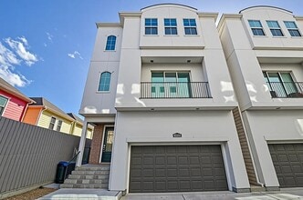 Building Photo - 1536 Dian St