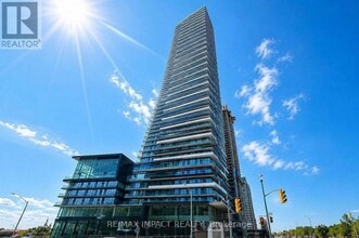 Building Photo - 448 Burnhamthorpe Rd W