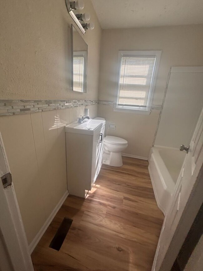 Foto del edificio - Knoxville 37915 - 2 bedroom 2 bath - call Howard Grower 865-705-0969