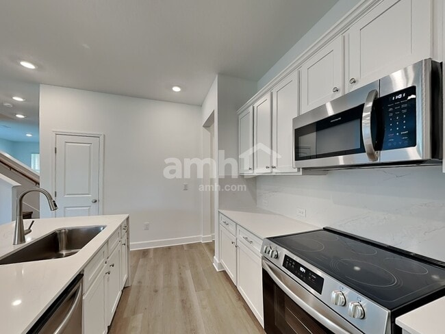 Foto del edificio - 3019 19th Ave W