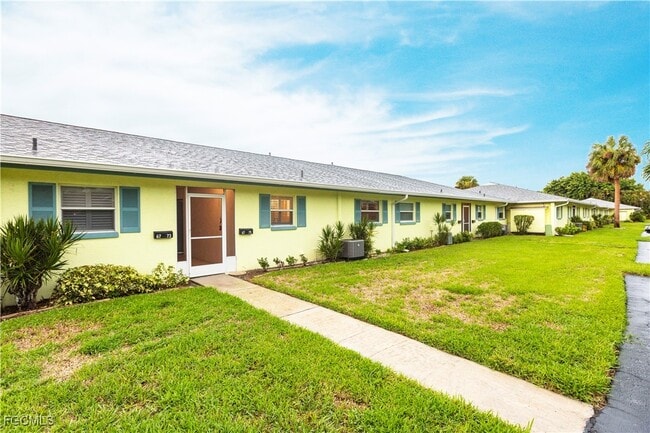 Foto del edificio - 6775 Lake McGregor Cir