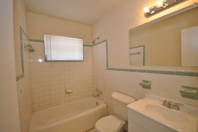 Photo - 139 W 28th St Apartment